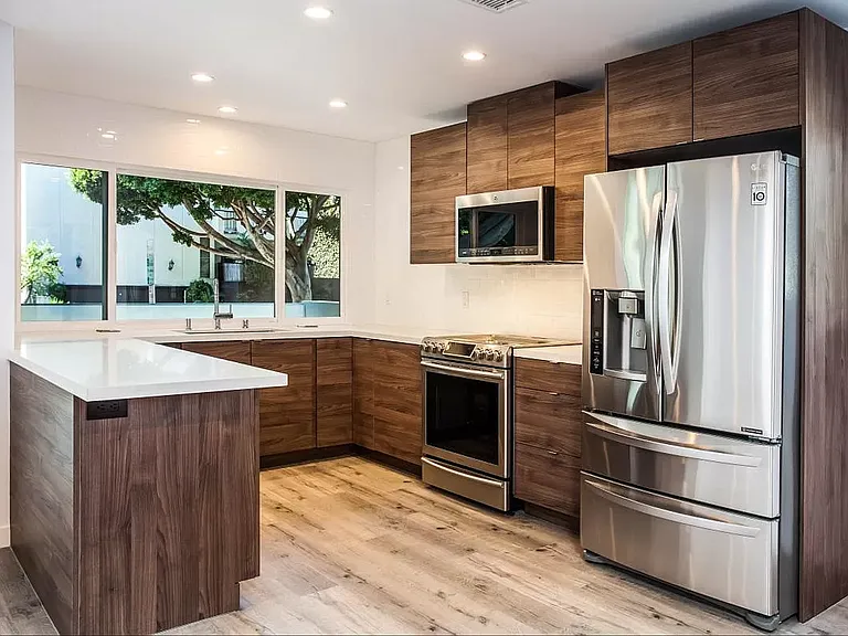 1233 Franklin St #101 — Photo 1