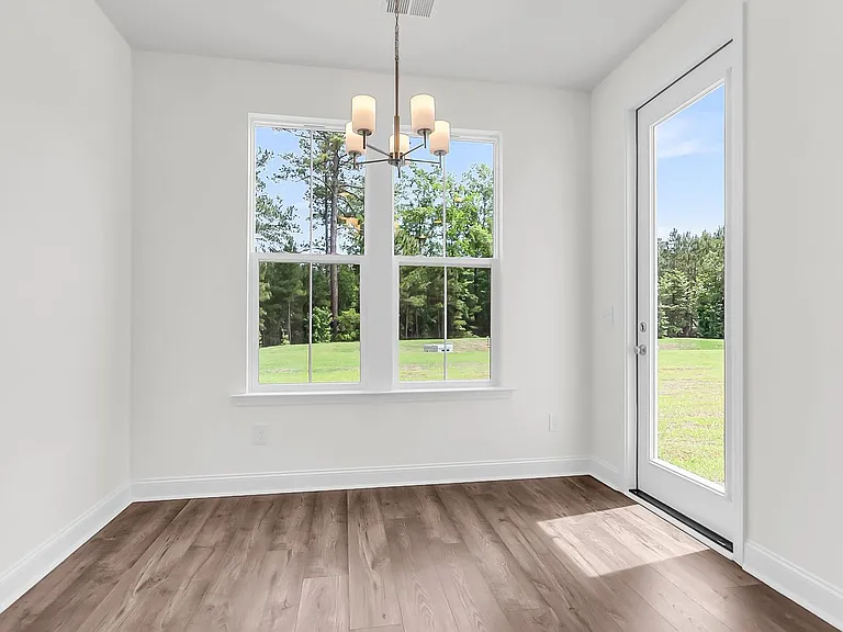 335 Chapman Cir — Photo 19