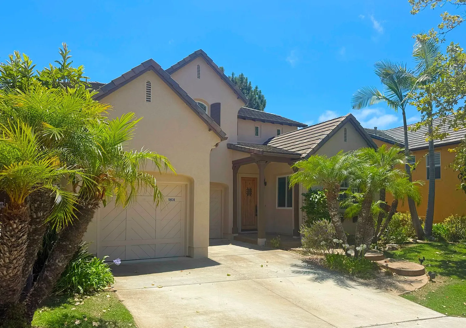 Beautiful Carmel Valley Home in Prime Location 4 Bedrooms | 3.5 Bathrooms — Photo 1