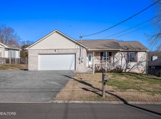 228 Mount David Dr, Knoxville, TN 37920
