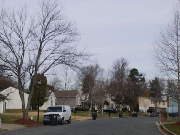 4th image of 3906 Nicholson St