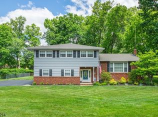 21 Whitegate Rd, Roxbury Twp., NJ 07876