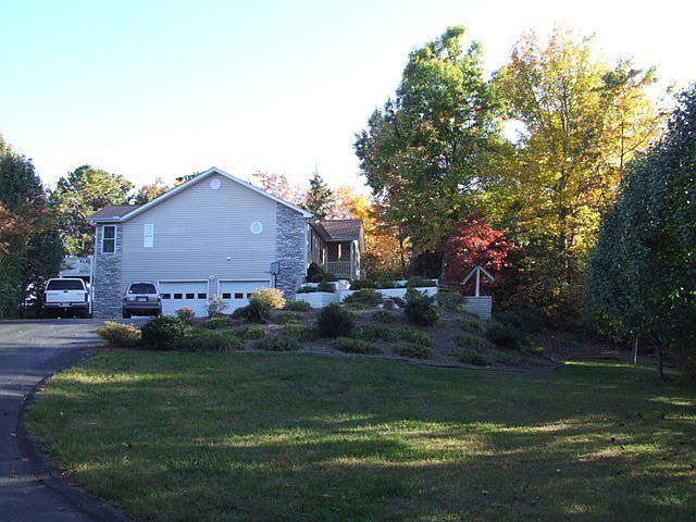 2nd image of 410 Lookout Dr