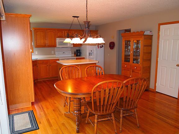 4th image of 9819 Laguna Dr