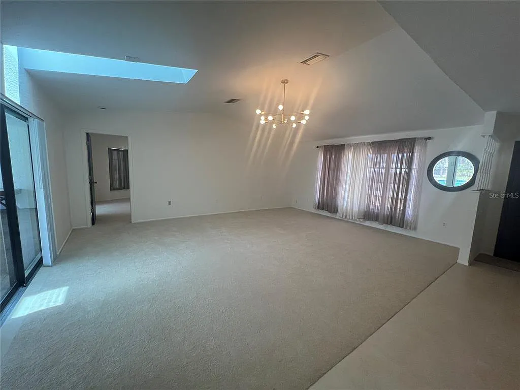 3 bed, 2.0 bath, 1863 sqft, $2,350 — Photo 4