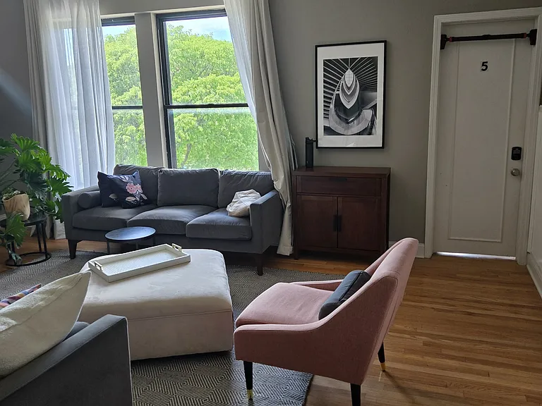 5017 S Drexel Blvd — Photo 3