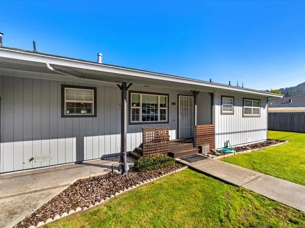 104 Ogle Ave, Rio Dell, CA 95562