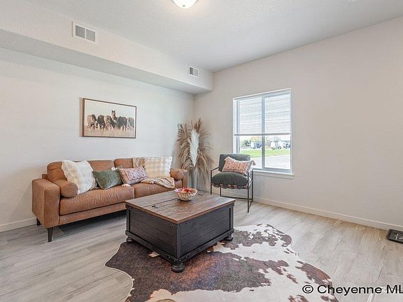 5th image of 1568 Corey Pl