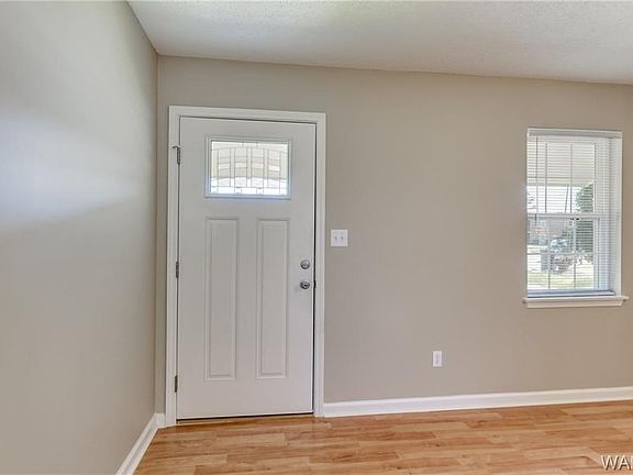 4th image of 2302 Deer Haven Dr