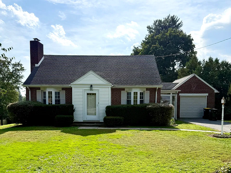 524 Garden Hill Ln