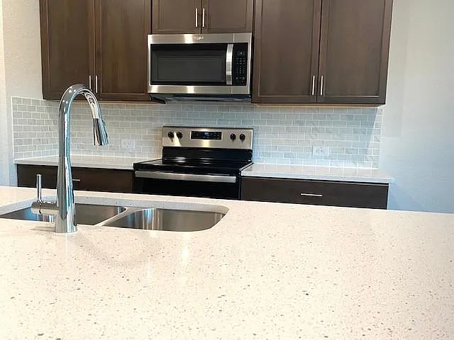 1902 Canyon Ln — Photo 12