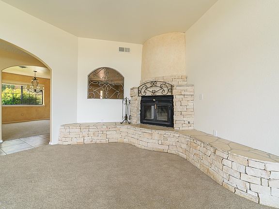 5th image of 430 Cerrillos Dr
