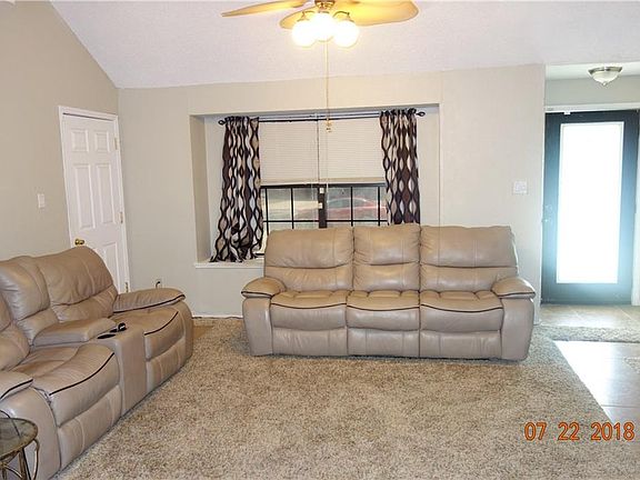 3rd image of 5506 Silver Maple Dr