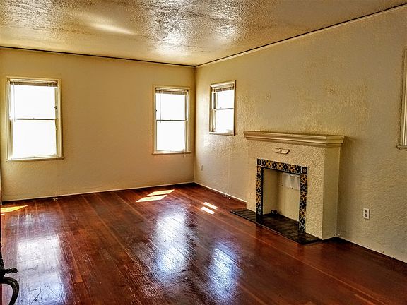 2nd image of 3783 Park Blvd