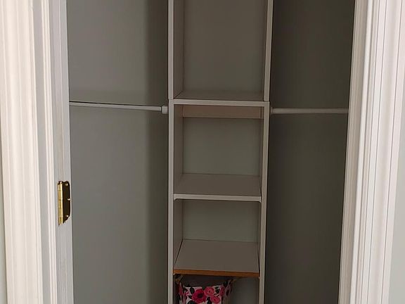 4th image of 1025 Sinclair Ave #2