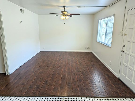 3rd image of 201 Grove Pl APT 4