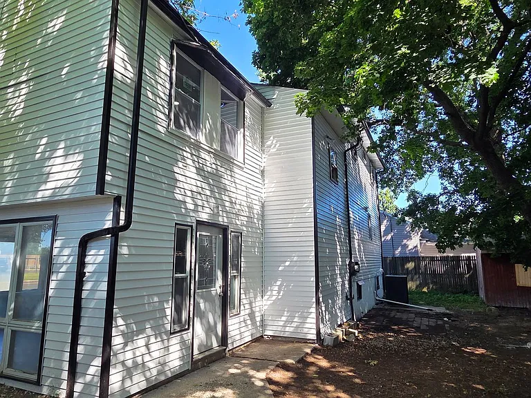 1019 Green Ln — Photo 36