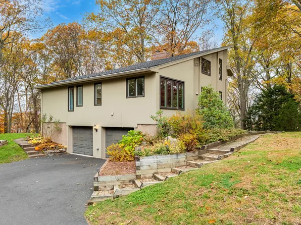 25 Briarwood Lane, Vernon, CT 06066