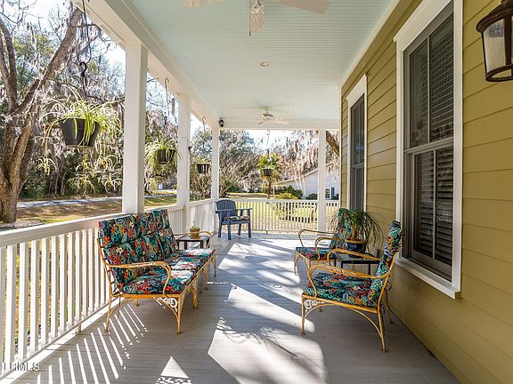 3rd image of 1 Hummingbird Lane