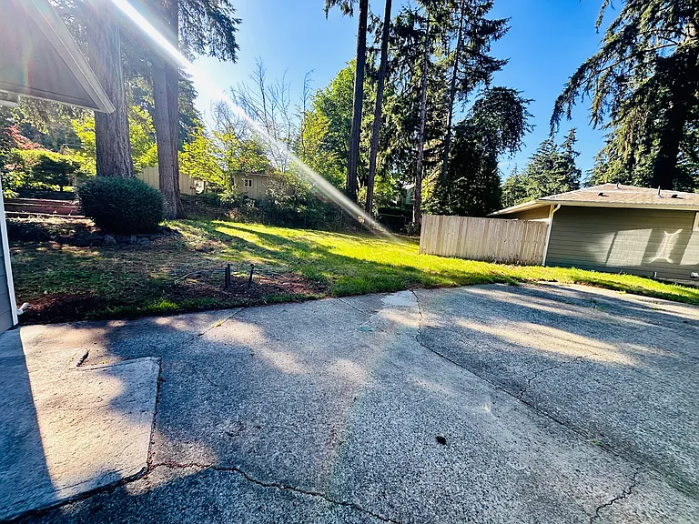 12304 Glenwood Ave SW — Photo 26