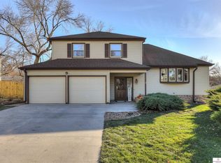1801 Sherry Dr, Bellevue, NE 68005