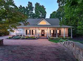 3465 Point View Cir, Gainesville, GA 30506