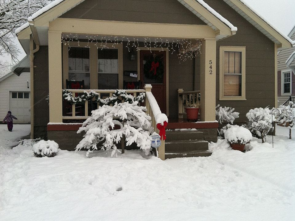 2nd image of 542 Linn St