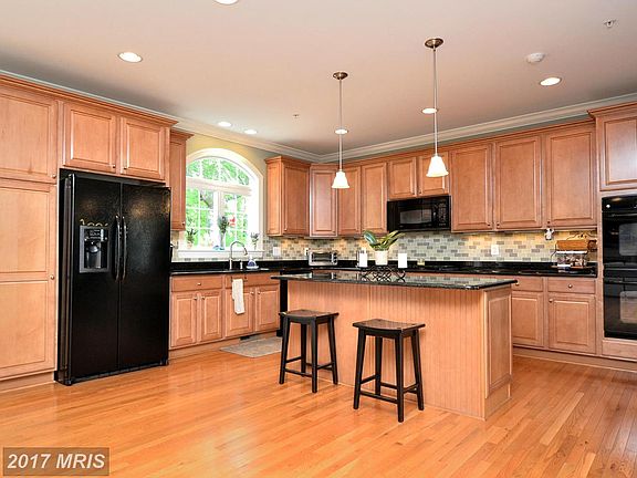 5th image of 44097 E Leola Ct