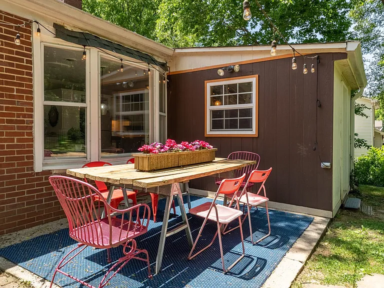Back patio. Chairs have been upgraded since this picture was taken.