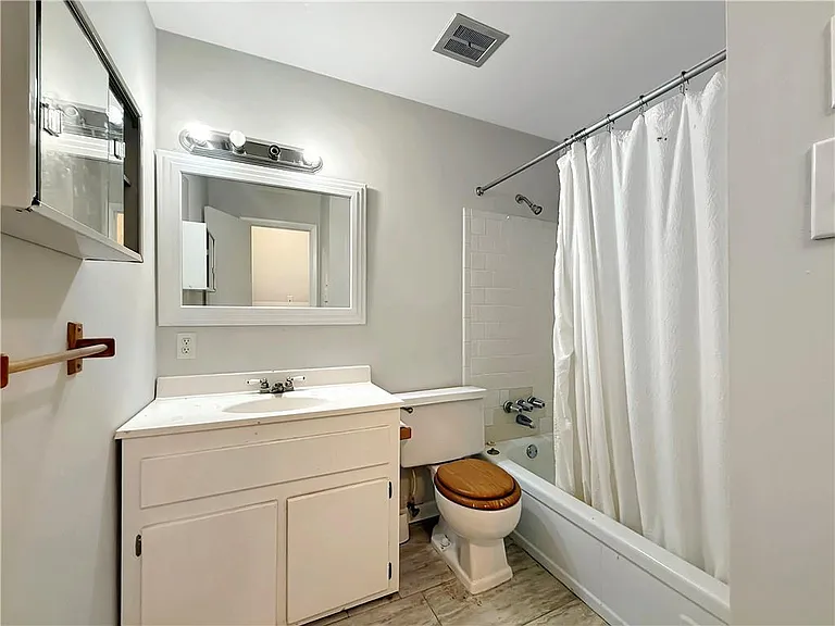 10624 Woodcock St — Photo 11