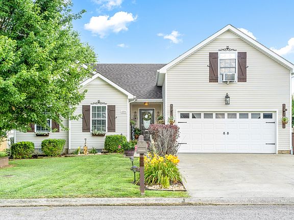 3rd image of 1374 Jenny Ln