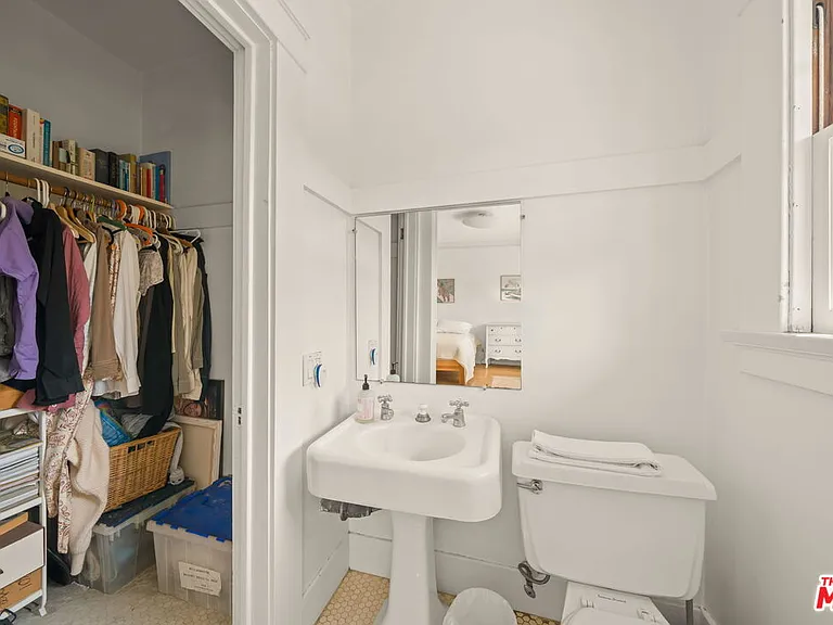 801 N Rodeo Dr — Photo 38