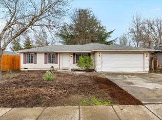 3057 Delta Waters Rd, Medford, OR 97504