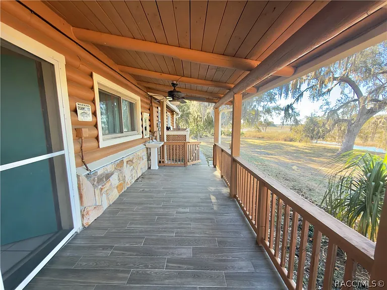 6128 N Bayfront Dr — Photo 2