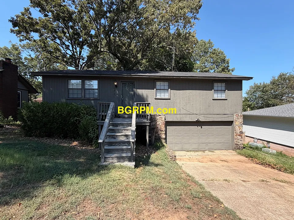 1217 Overview Dr