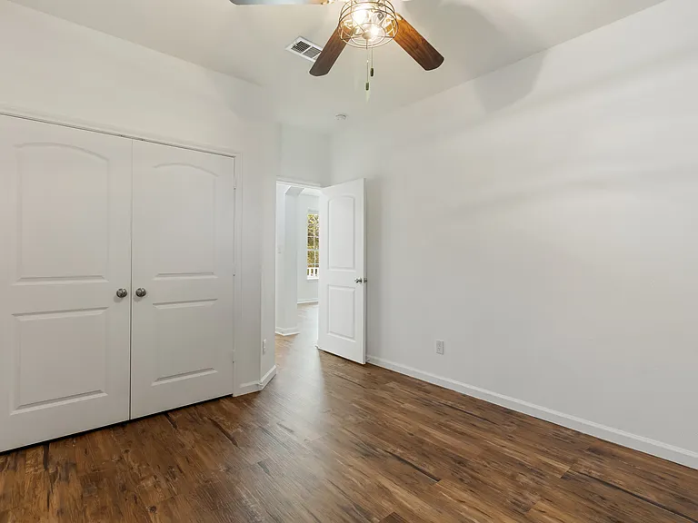 2023 Autumn Lake Dr — Photo 11