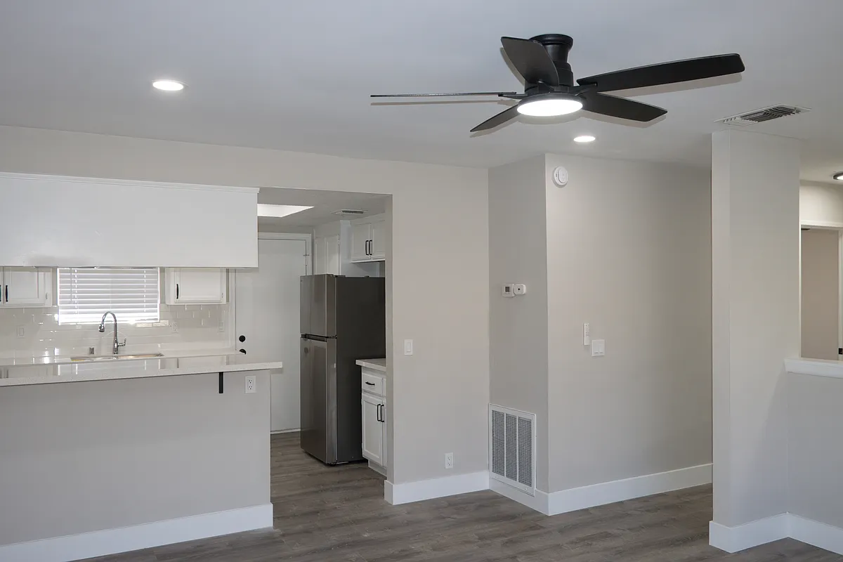 Building Photo - 20380 Rimrock Rd #1