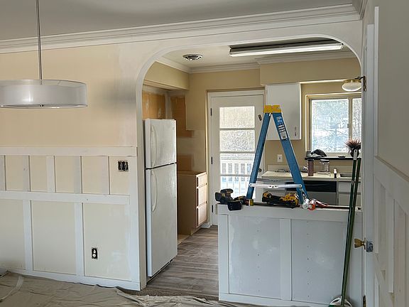 2nd image of 2411 East Ave APT 5