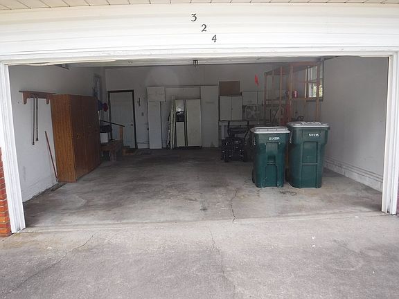 5th image of 324 Westside Dr
