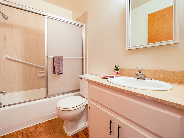 121 Cardenas Dr NE — Photo 44