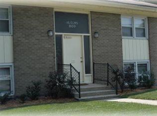 809 South St APT 2, Elgin, IL 60123