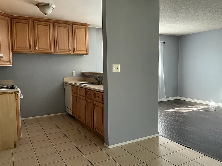 645 Scott Pl #6 — Photo 9