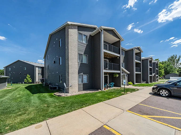 Prairie Winds Apartments — Photo 7