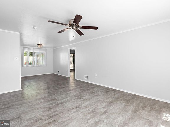 5th image of 3211 Waverly Dr