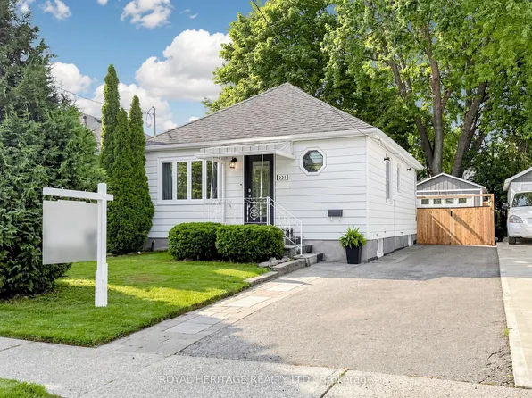 221 Hibbert Ave, Oshawa, ON L1J 1V4