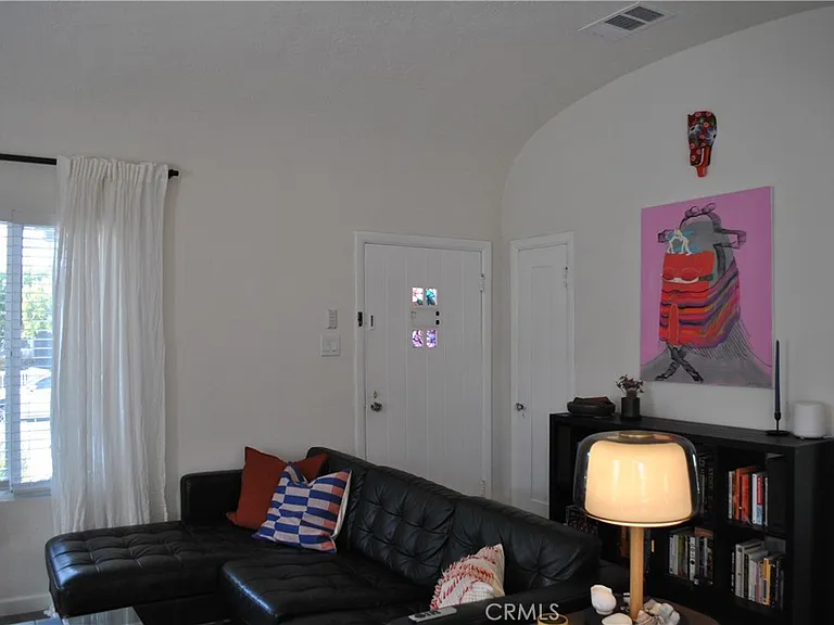 3200 Dorchester Ave — Photo 5