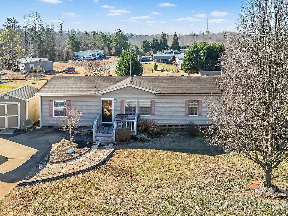 1st image of 5013 Angelina Dr