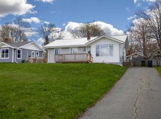 306 N Queen Elizabeth Dr, Charlottetown, PE C1A3B5