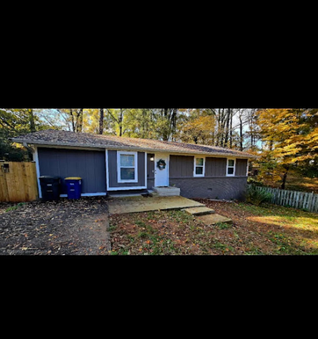 2115 Randolph Cir NW — Photo 1