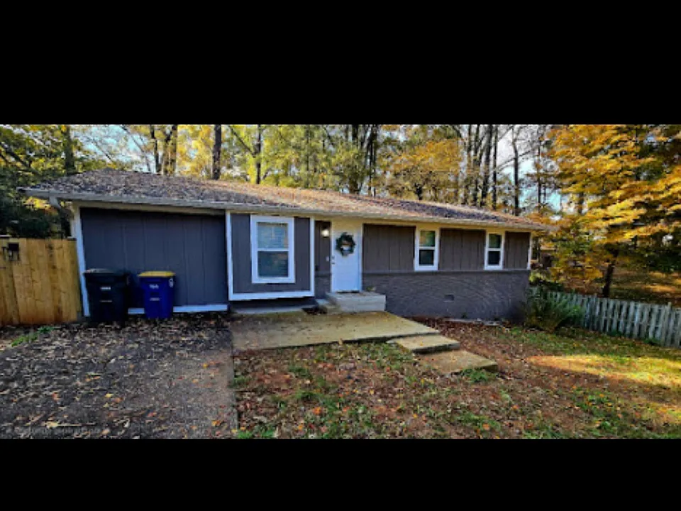 2115 Randolph Cir NW